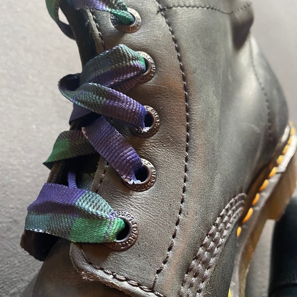 Doc Marten Truimph 1914 fold over plaid boot 10 - Picture 4 of 10